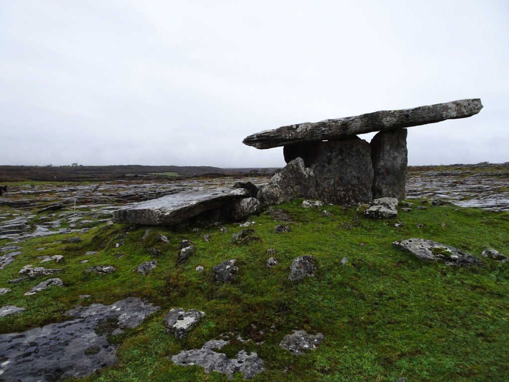 Poulnabrone tomb